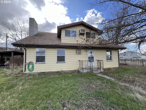 27 Martin Dr, Umatilla, OR 97882