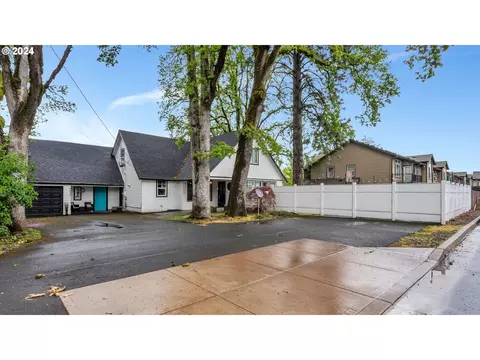 9425 SW Longstaff St, Portland, OR 97223