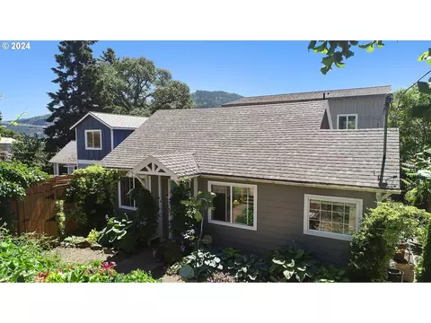 115 W Franklin St, Bingen, WA 98605