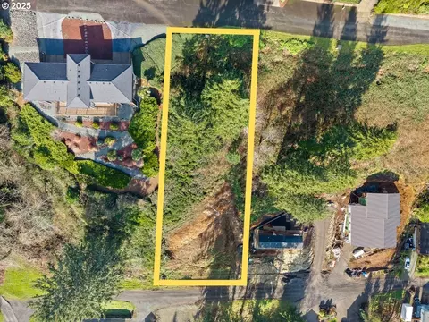 612 Fir Ave #500/503, Garibaldi, OR 97118