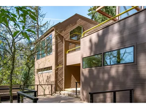 3325 SW 44th Ave, Portland, OR 97221