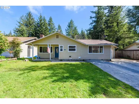 3725 Spruce St, North Bend, OR 97459