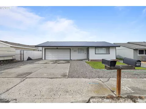 545 E Catherine Ave, Hermiston, OR 97838