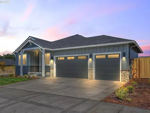 2009 E Badger Loop, La Center, WA 98629