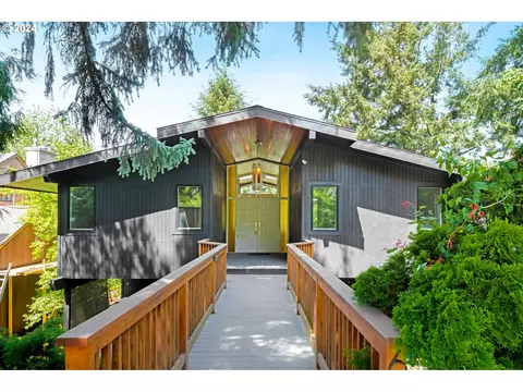 6767 SE Thorburn St, Portland, OR 97215