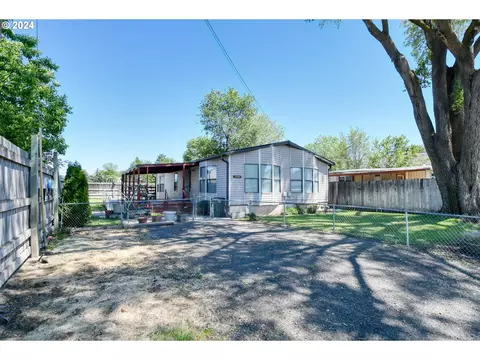 114 SE 18th St, Pendleton, OR 97801