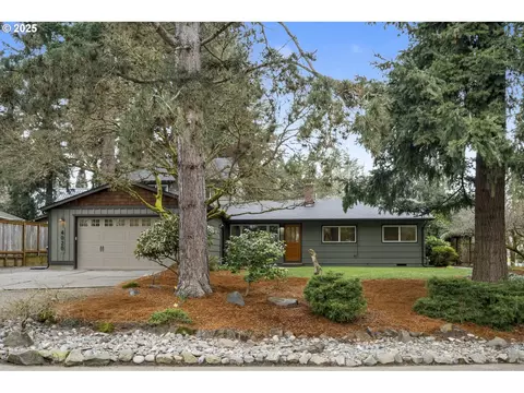 4020 Calaroga Cir, West Linn, OR 97068