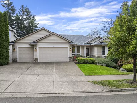 2250 Crestview Dr, West Linn, OR 97068