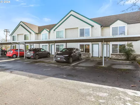 2501 E 2nd St #5, Newberg, OR 97132