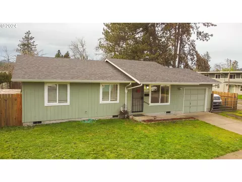1011 S 8th St, Cottage Grove, OR 97424