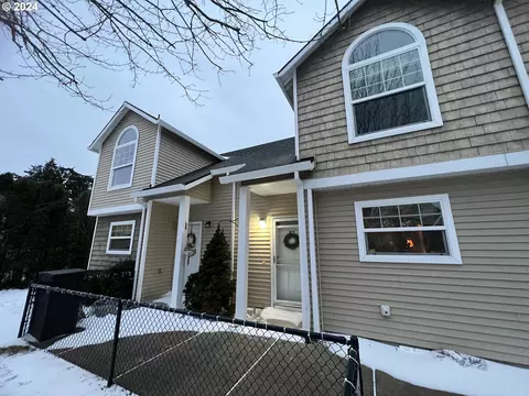 19153 SE Yamhill St #22, Portland, OR 97233
