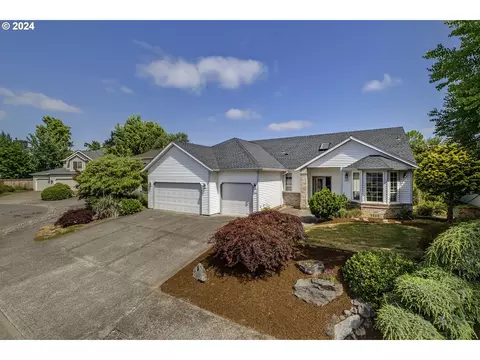 667 NE Regan Ct, Hillsboro, OR 97124