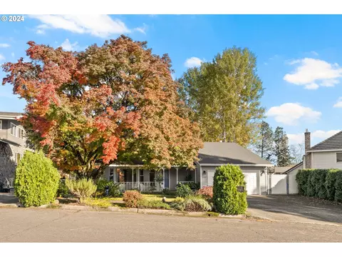 21505 NE Lachenview Ln, Fairview, OR 97024