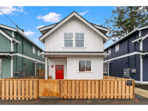 7970 SE Cooper St #A, Portland, OR 97206