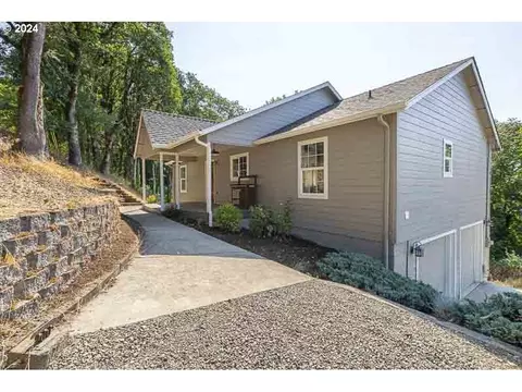 909 NE Center St, Sheridan, OR 97378