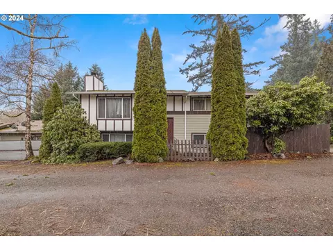 14221 SE Parmenter Dr, Milwaukie, OR 97267