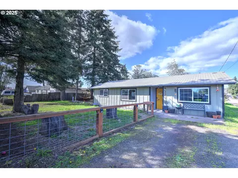 5192 D St, Springfield, OR 97478