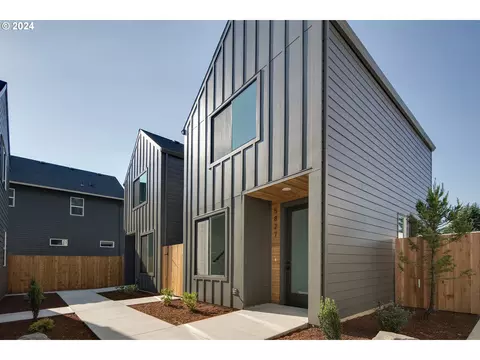 5827 SE Liebe St, Portland, OR 97206