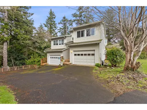 1945 NE 7th Dr, Lincoln City, OR 97367