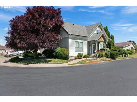 5390 Olympic Cir, Eugene, OR 97402