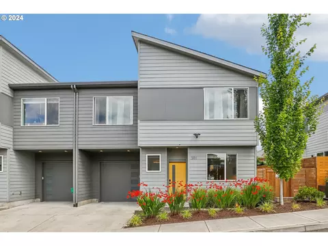 3911 SE Franklin Ct, Portland, OR 97202