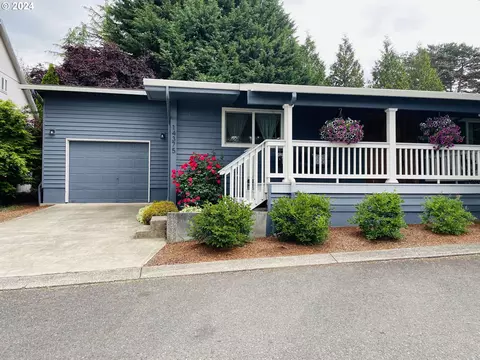 14375 SE Village Slope Ct, Clackamas, OR 97015