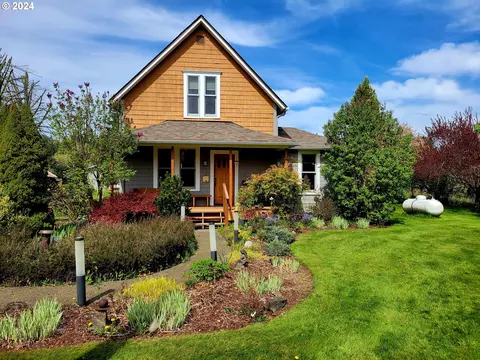 218 Hinkley Rd, Toledo, WA 98591