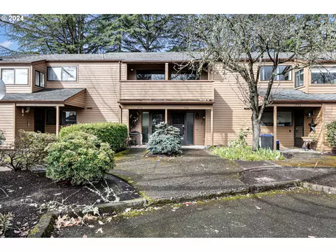 1710 Minda Dr, Eugene, OR 97401