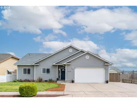 3028 Oak Terrace Dr, Lebanon, OR 97355