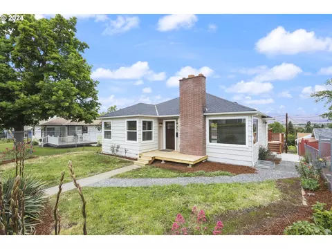 609 W 13th St, The Dalles, OR 97058