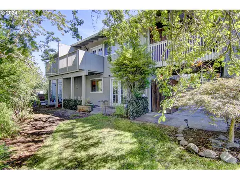 2080 W 14th Pl, Eugene, OR 97402