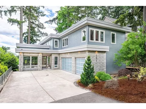 5677 SW Menefee Dr, Portland, OR 97239