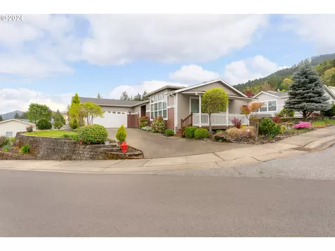 102 Kimberly Way, Canyonville, OR 97417