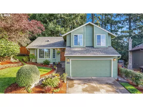 7675 Ridgewood Dr, Gladstone, OR 97027