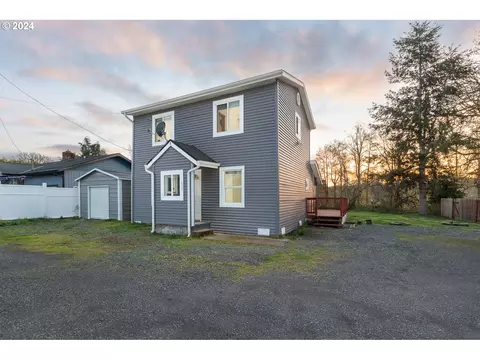 429 NW C St, Siletz, OR 97380