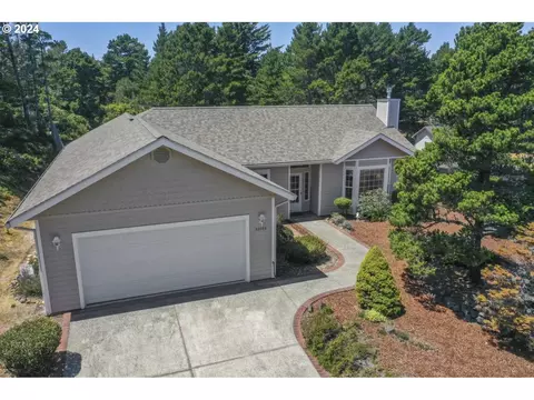 88566 Nautilus Ct, Florence, OR 97439