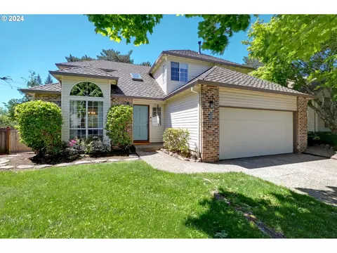 9364 NW Fox Hollow Ct, Portland, OR 97210