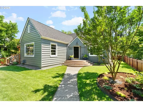 3254 NE Ainsworth St, Portland, OR 97211