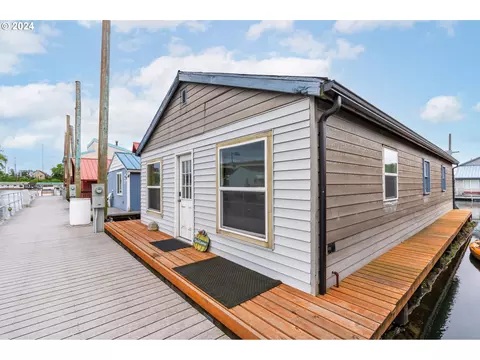 1621 N Jantzen Ave, Portland, OR 97217