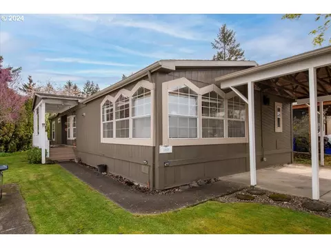 14938 S Fox Pointe Dr, Oregon City, OR 97045
