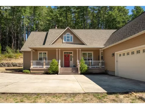 1426 Cleveland Loop Dr, Roseburg, OR 97471