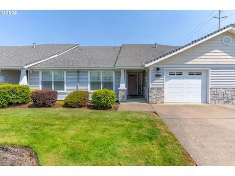 13 South Pl, Lebanon, OR 97355