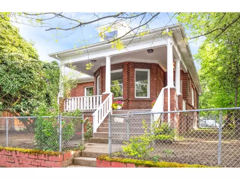 8440 N Swenson St, Portland, OR 97203