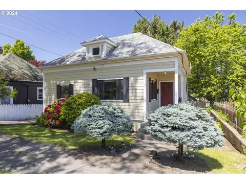 5321 NE Couch St, Portland, OR 97213