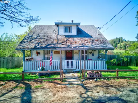 507 NE 1st St, Oakland, OR 97462