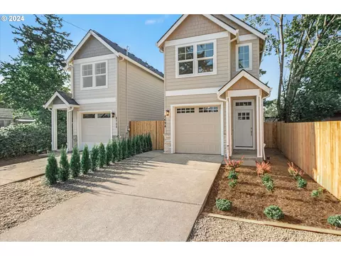 8702 SE Clatsop St, Happy Valley, OR 97086