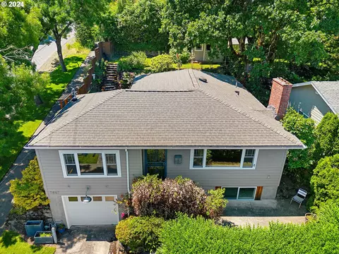 7447 S Corbett Ave, Portland, OR 97219
