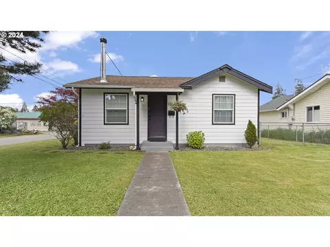 1221 N Collier St, Coquille, OR 97423