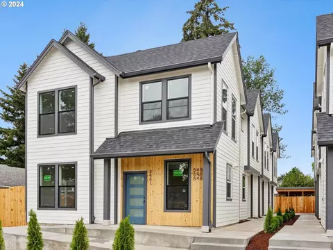 8481 NE Tillamook St, Portland, OR 97220