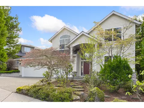 9926 NW Ash St, Portland, OR 97229